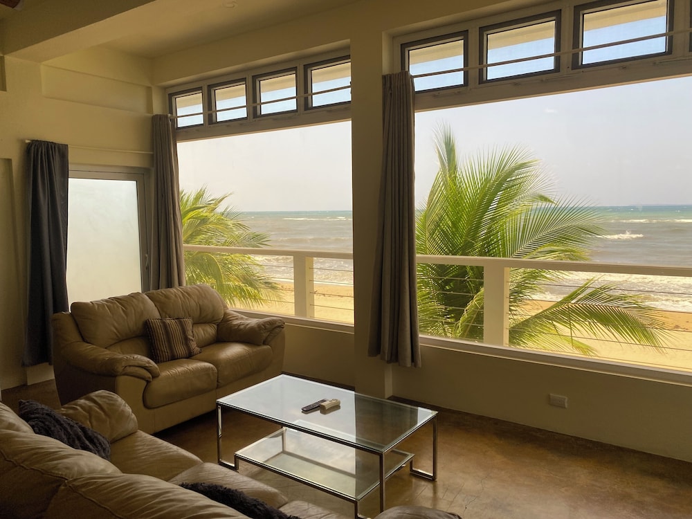 Deluxe Suite, Beach View photo 3