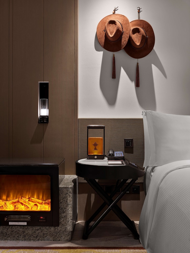 Executive Room, 1 King Bed, Balcony photo 1