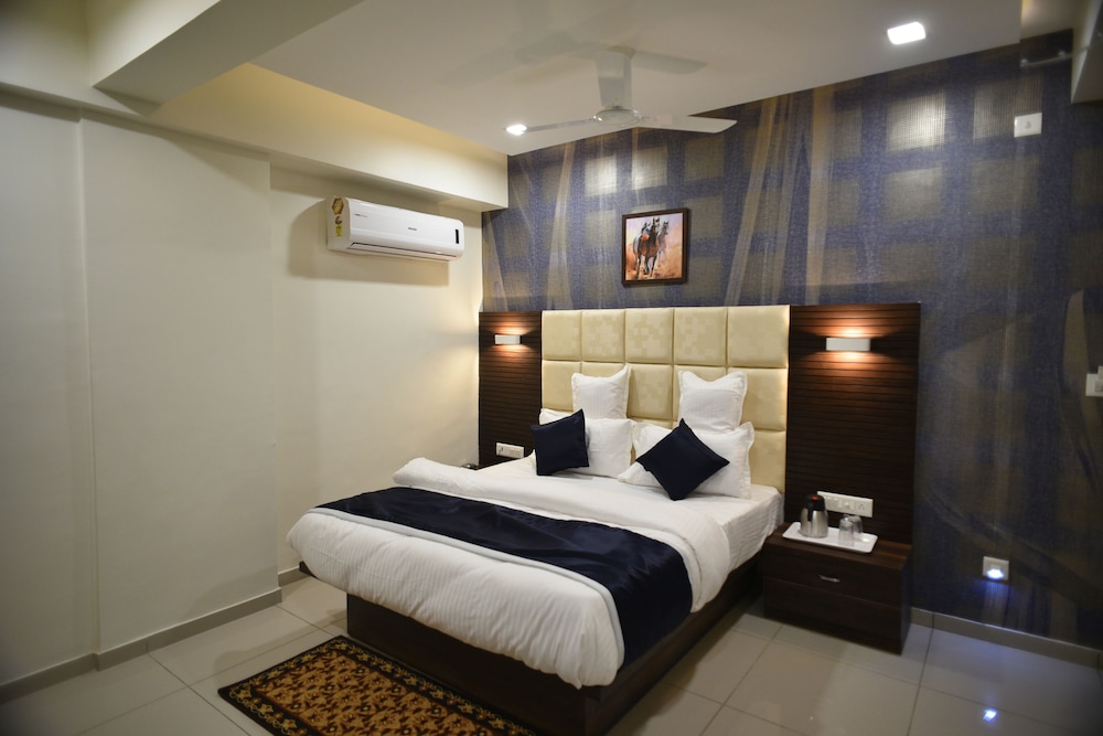 Executive Room - Photo 1