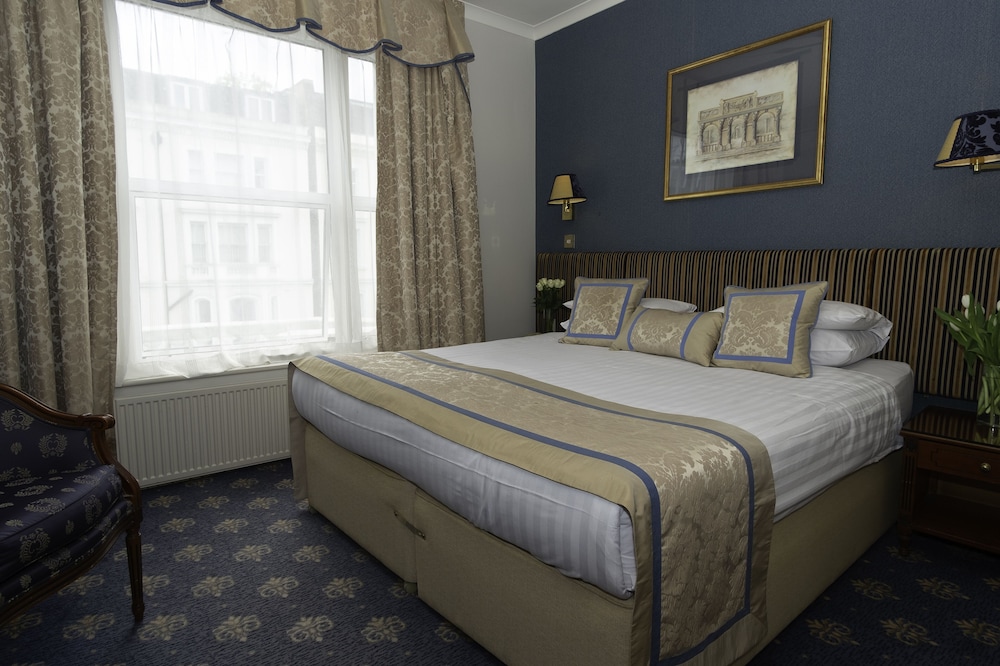 Superior Double or Twin Room (Extra Charge Added for Extra Sofa Bed) photo 2