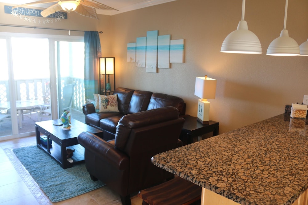 Condo, 2 Bedrooms photo 1