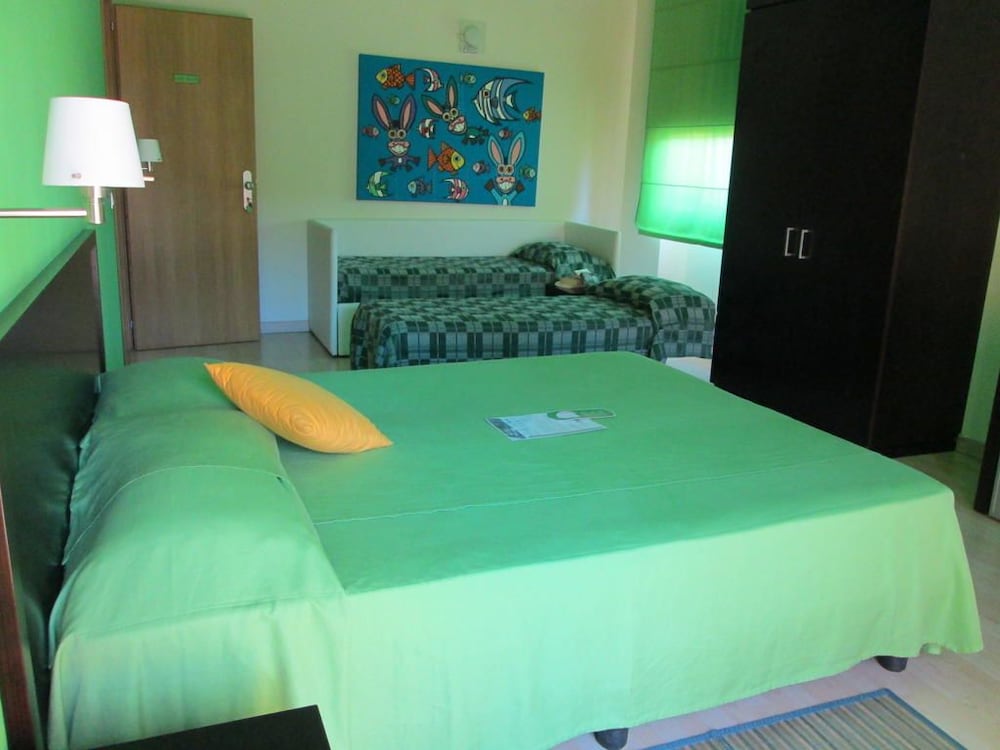 Family Double or Twin Room, Garden View, Garden Area photo 1
