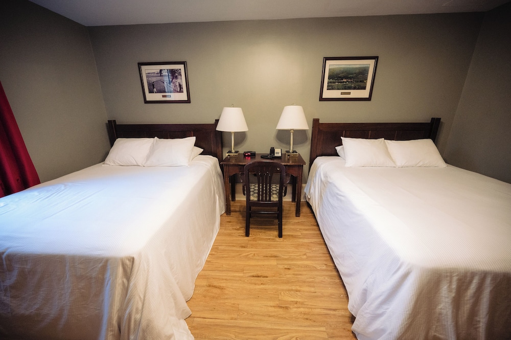 Deluxe Room, 2 Queen Beds, River View - Photo 2