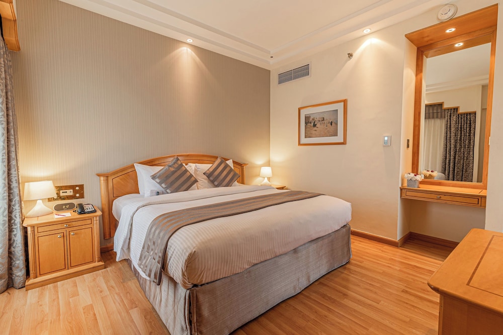 Standard Room, 1 King Bed