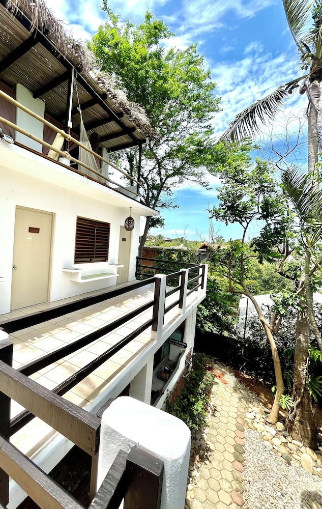 Deluxe Double Room - Photo 9