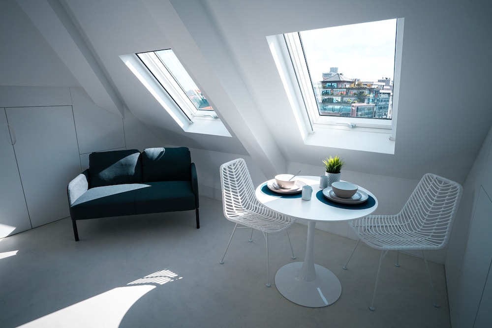 Premium Studio photo 1