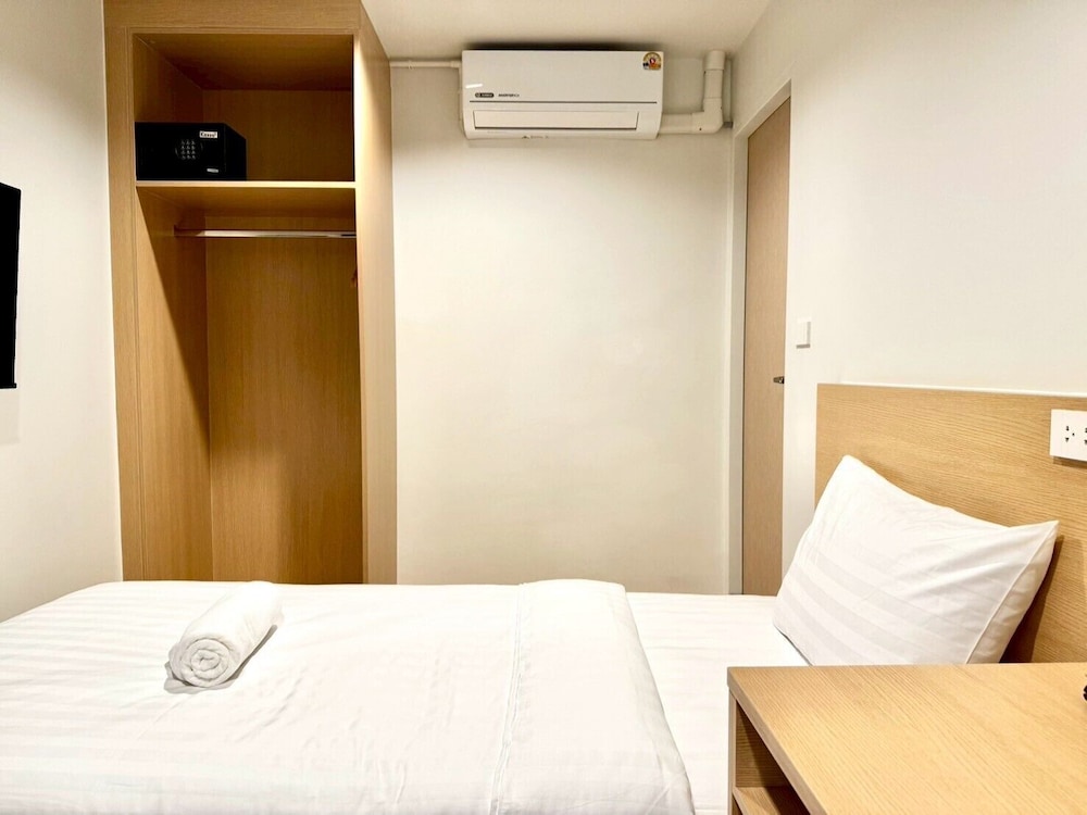 Single Room photo 2