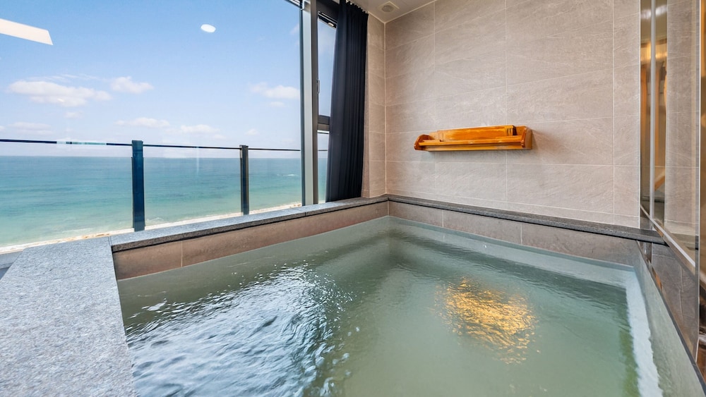Basic Room, 2 Bedrooms (A 302 (Ocean View, Jacuzzi))
