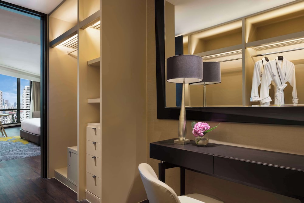 Penthouse Suite ( Executive Lounge Benefit ) thumbnail 5