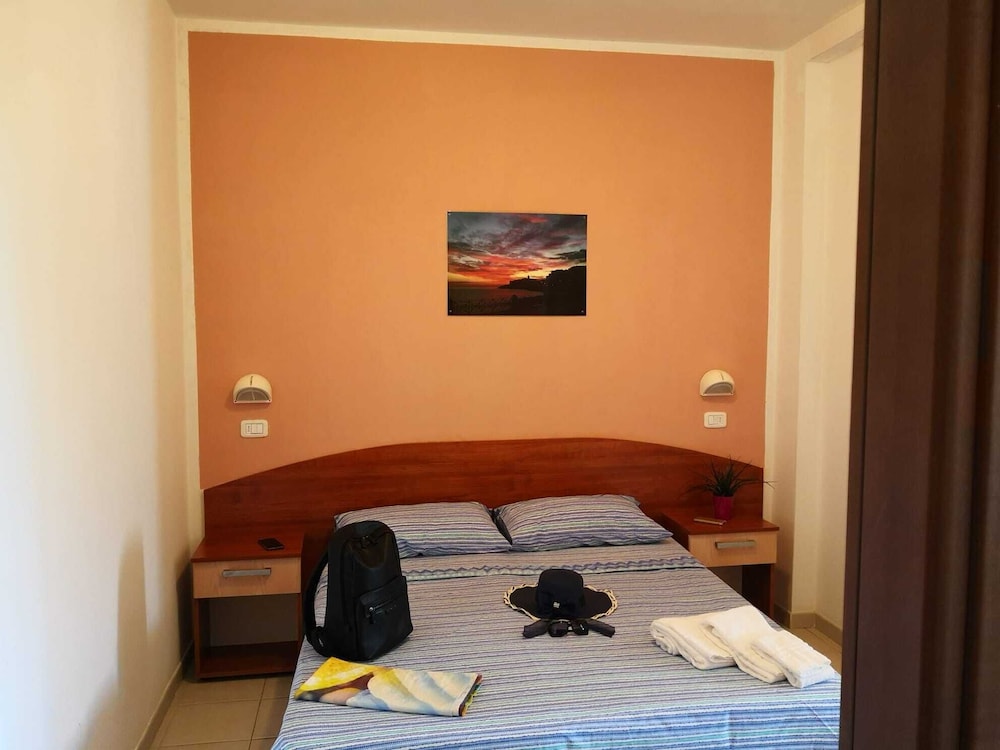 Economy Condo, 1 Bedroom, Kitchenette photo 3