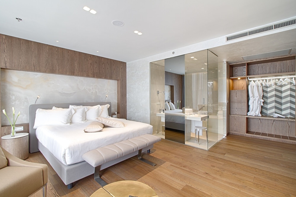 Superior Double Room Single Use, 1 Double Bed photo 2
