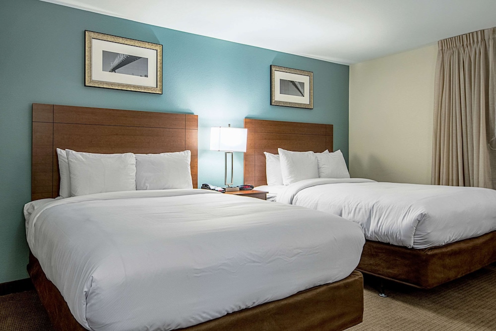 Suite, 2 Queen Beds, Non Smoking photo 3