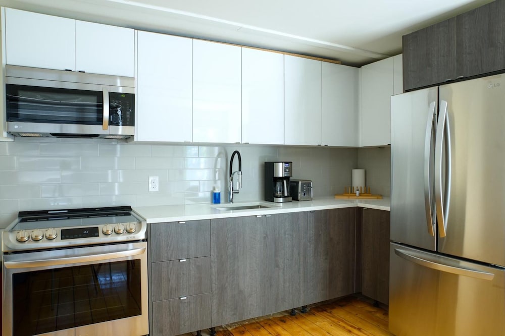 Townhome Suite 215 - Ground Floor - Photo 7