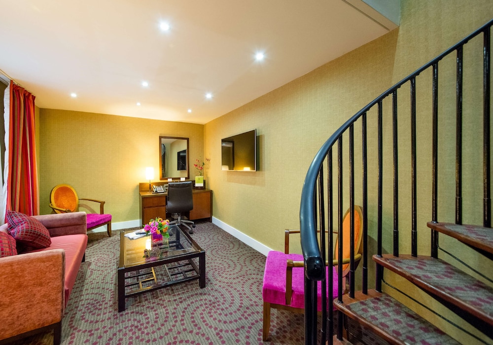 Junior Suite, 1 Queen Bed (Duplex, Living Room)