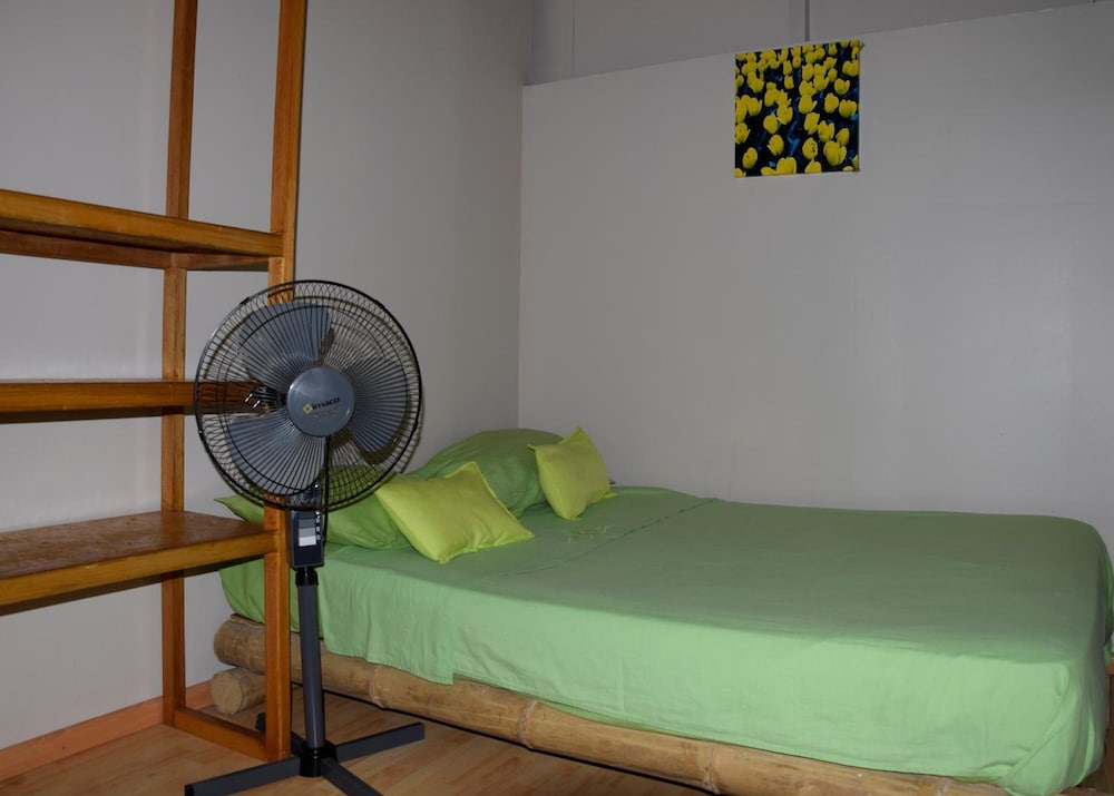 Economy Double Room, 1 Double Bed, Shared Bathroom, Partial Lake View photo 2