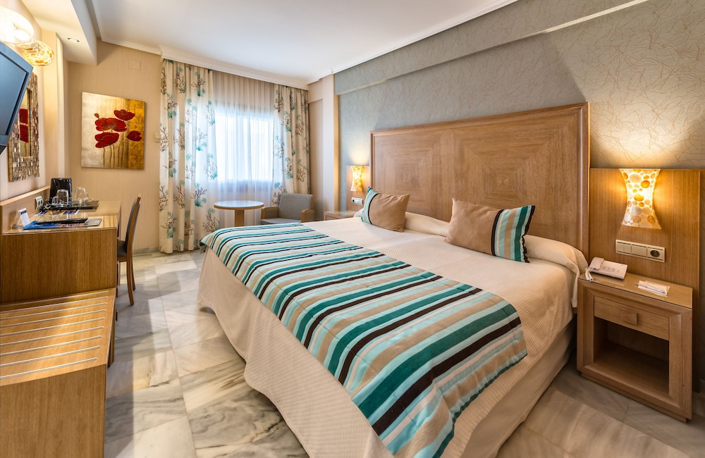 Standard Double Room (Interior Courtyard View) - Photo 1