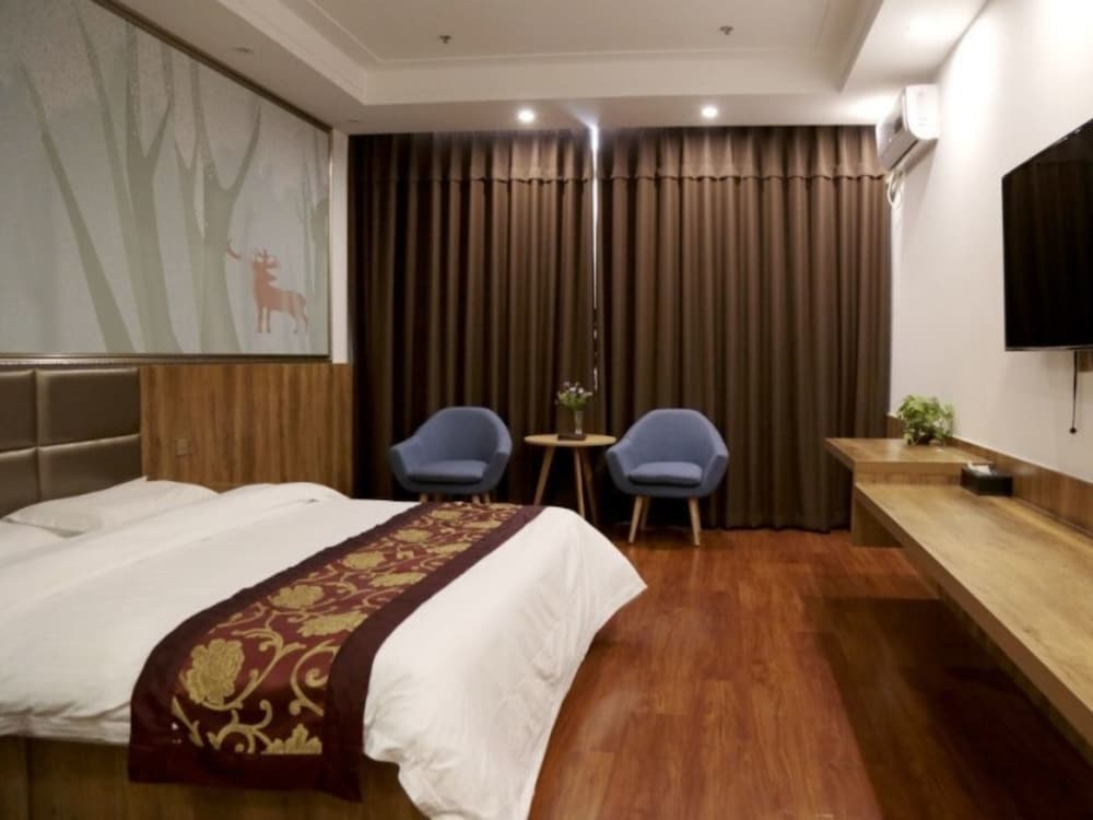 Room, 1 King Bed photo 3
