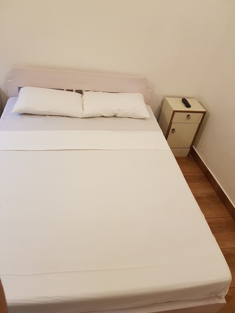 Family Triple Room, 1 Bedroom, Smoking, Courtyard View photo 3