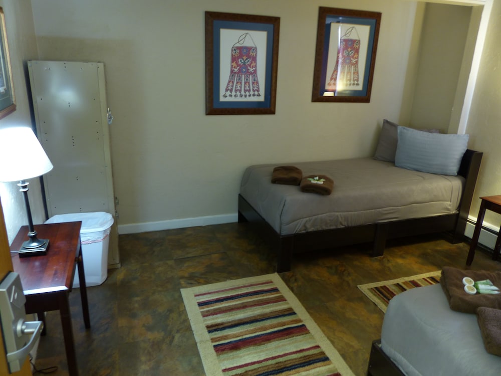 Standard Room (2 twin beds) photo 3