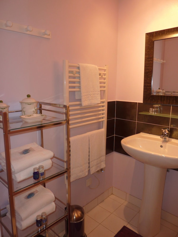 Standard Double Room (Emilia) photo 3