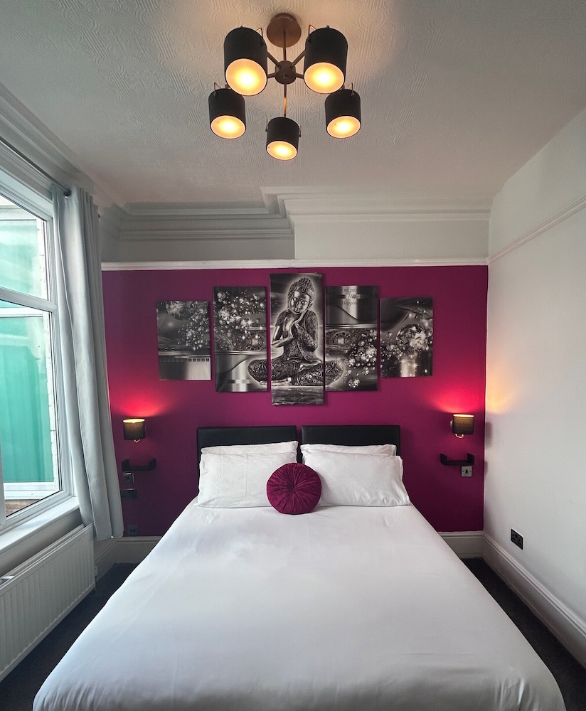 Deluxe Double or Twin Room, photo 7