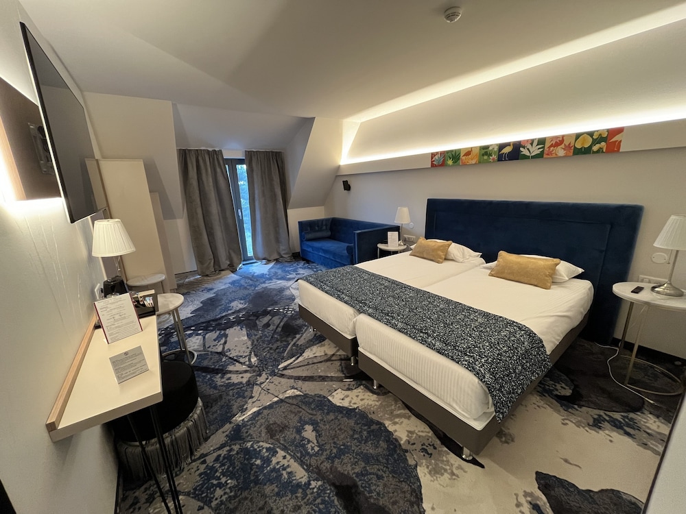 Executive Quadruple Room photo 2