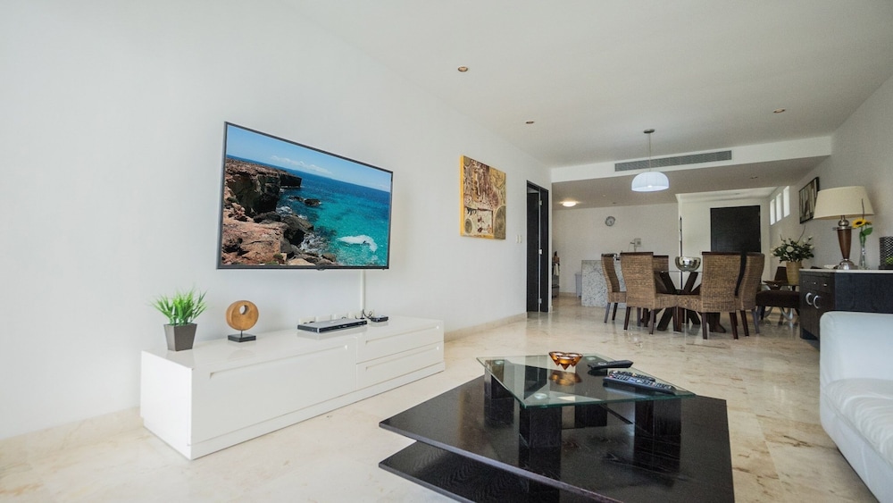 Condo, 2 Bedrooms