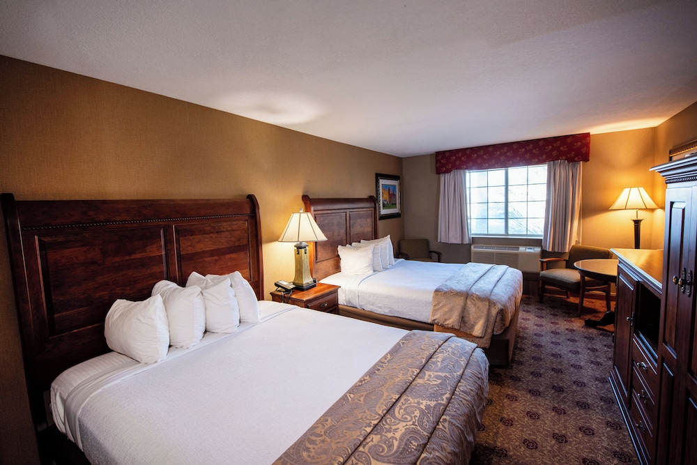 Signature Room, 2 Queen Beds, Accessible