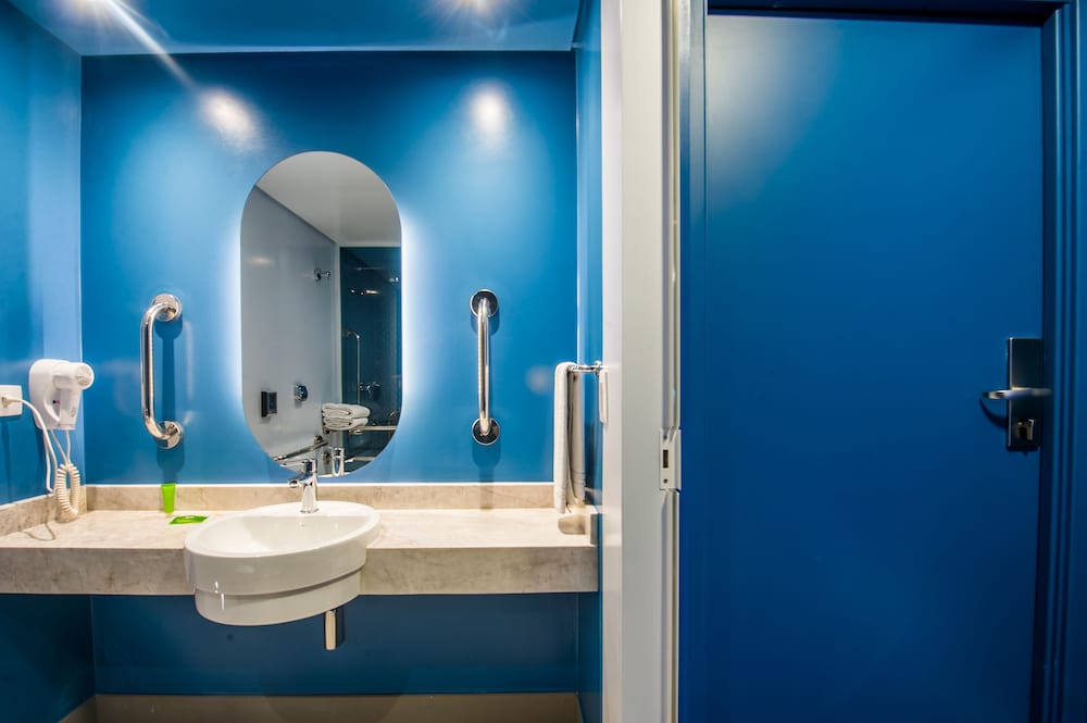Standard Double or Twin Room, 1 Double Bed - Photo 5