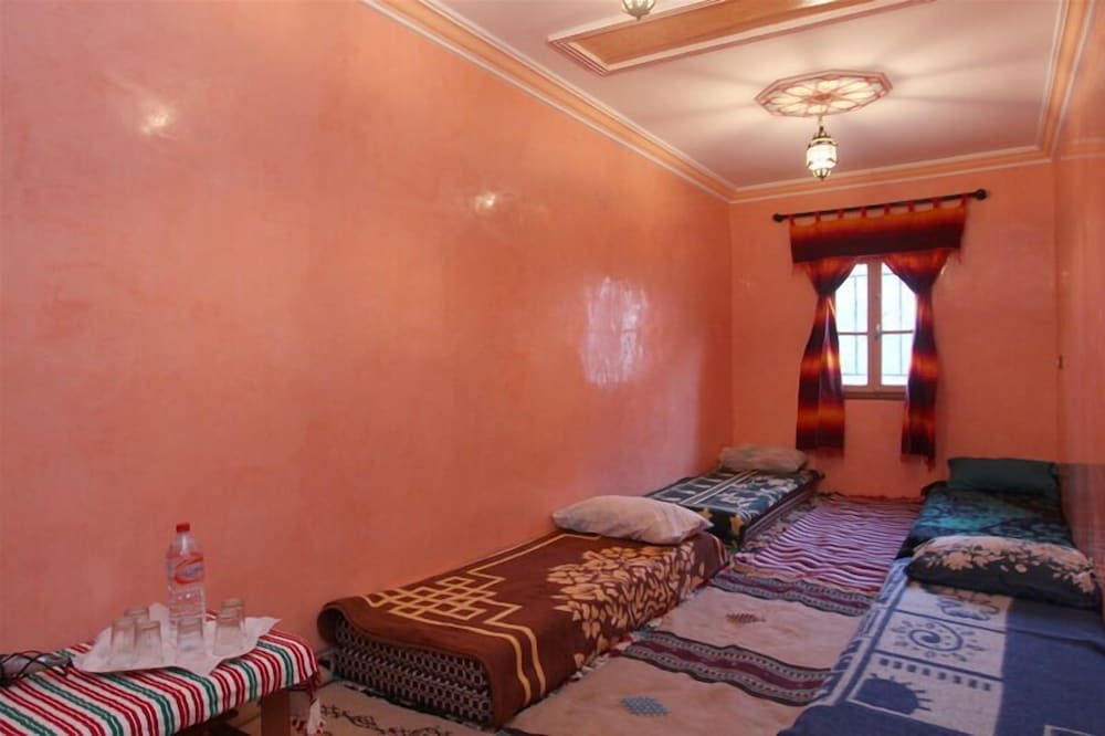 Traditional Double or Twin Room, Shared Bathroom photo 3