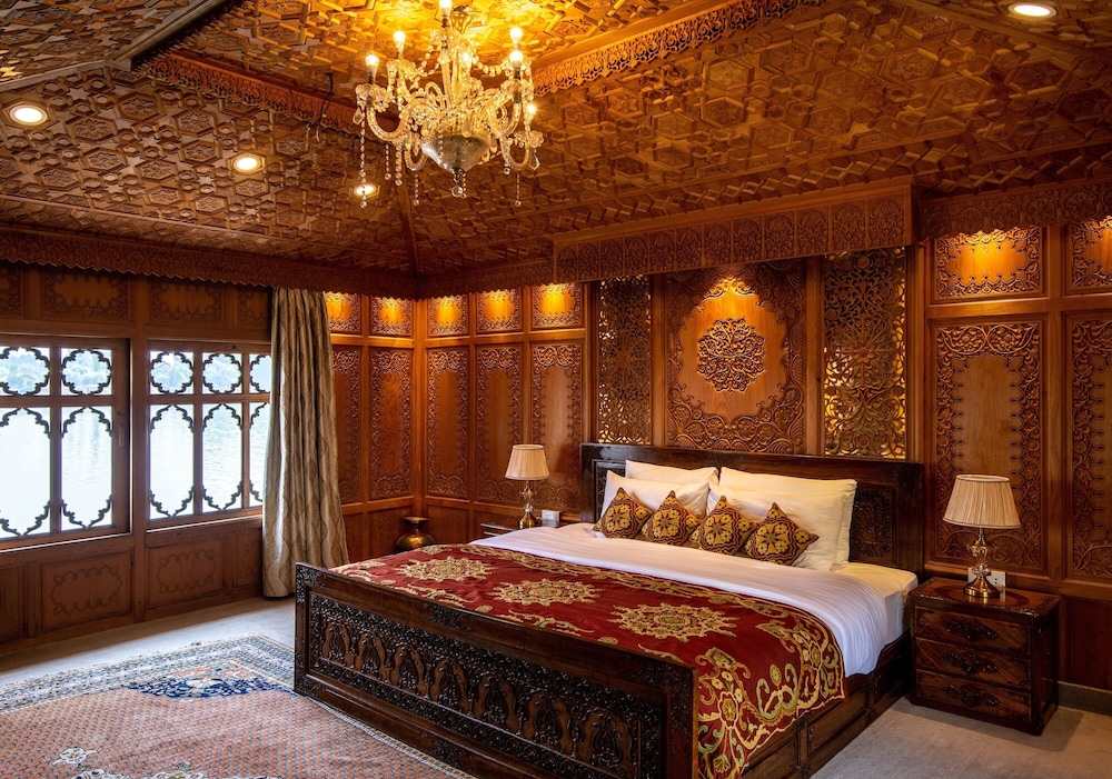 Emperor Suite