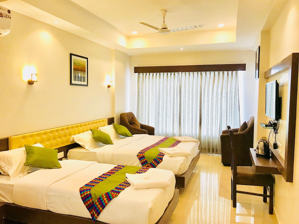 Grand Triple Room, Multiple Beds
