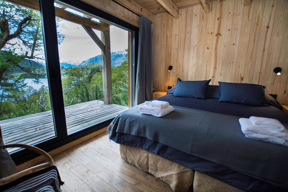 Standard Room, Balcony, Lake View photo 2