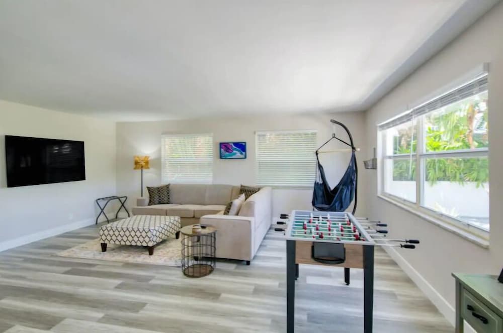Executive Condo photo 3