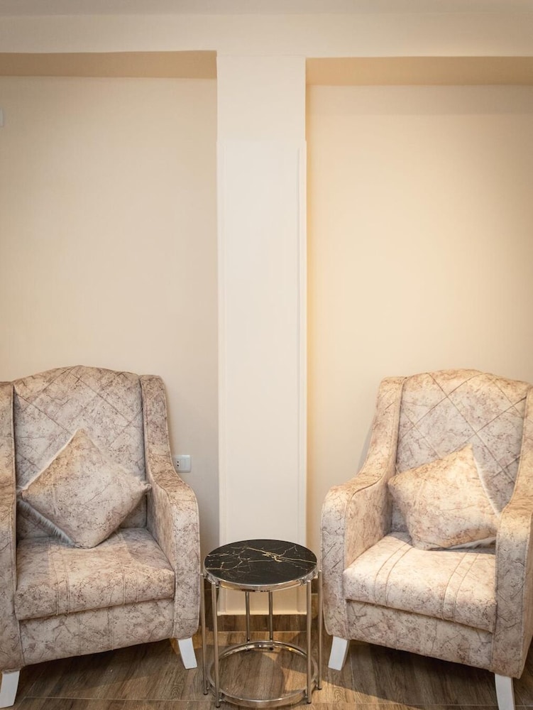 Royal Triple Room, Multiple Beds, Non Smoking, City View photo 2
