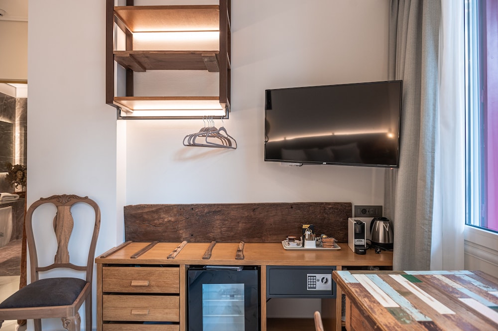 Luxury Apartment - Photo 18
