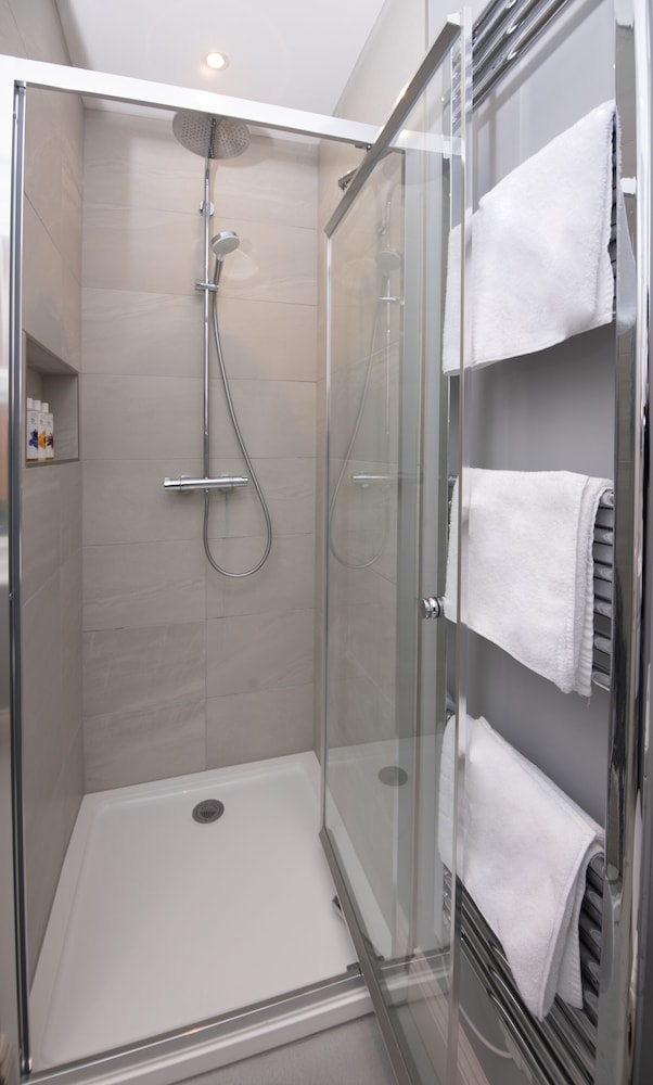 Double Room, Ensuite - Photo 5