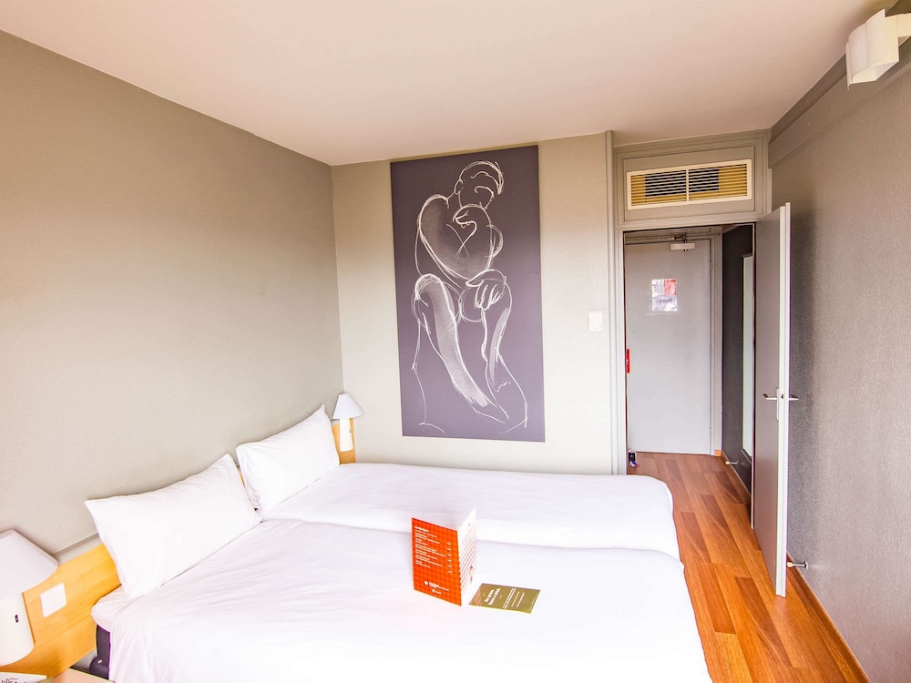 Standard Room, 2 Twin Beds - Photo 3