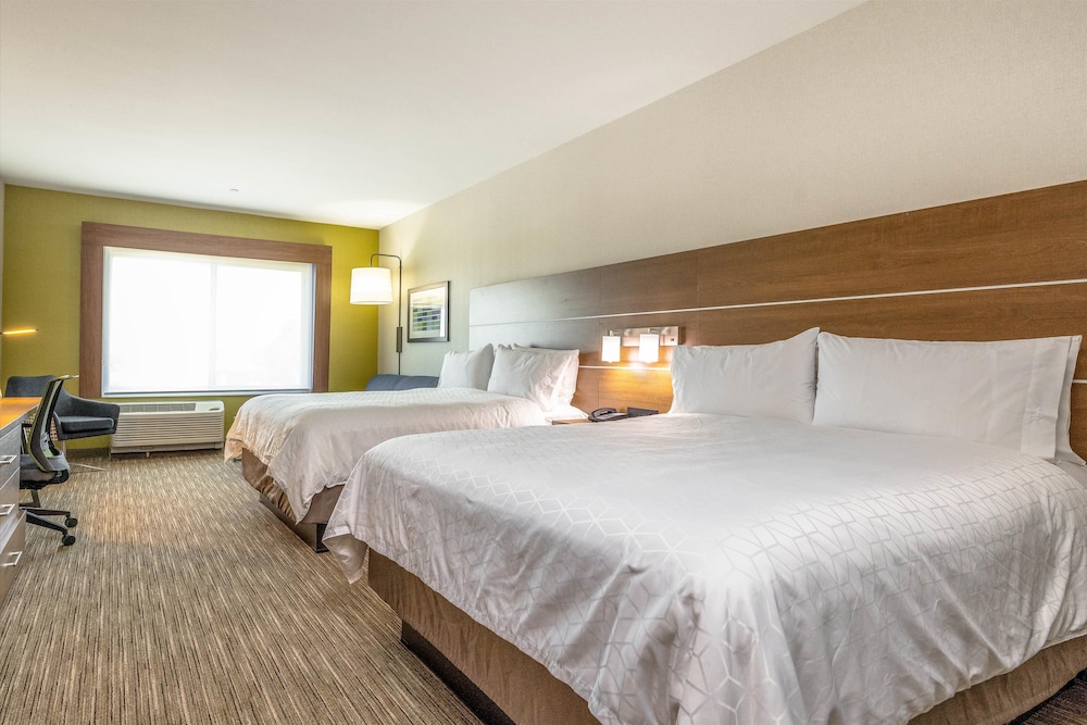 Suite, Multiple Beds - Photo 2