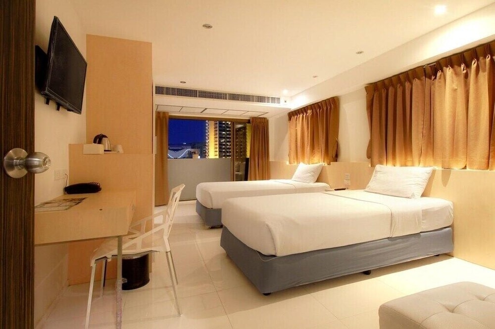 Deluxe Room, 2 Twin Beds photo 1