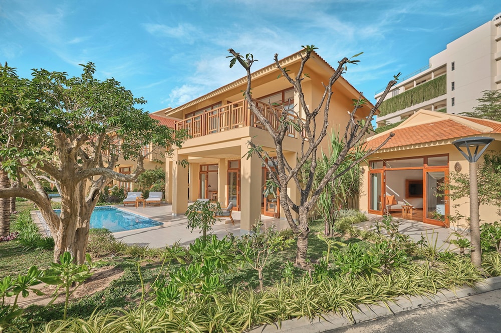 Lagoon 3-Bedroom Pool Villa photo 2