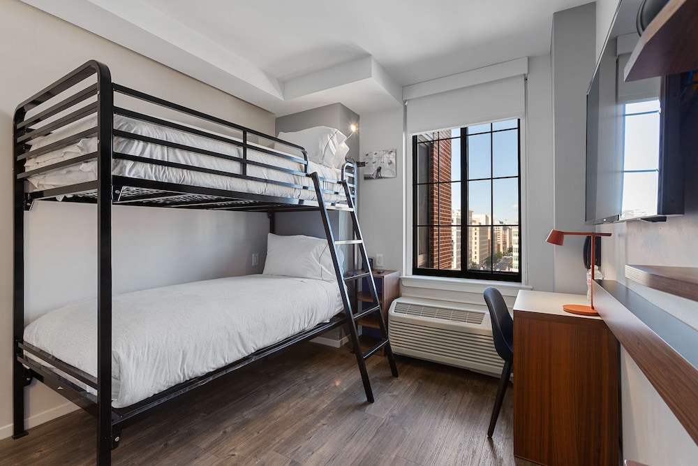 Room, 2 Twin Beds, Accessible (3x3 Shower) thumbnail 5