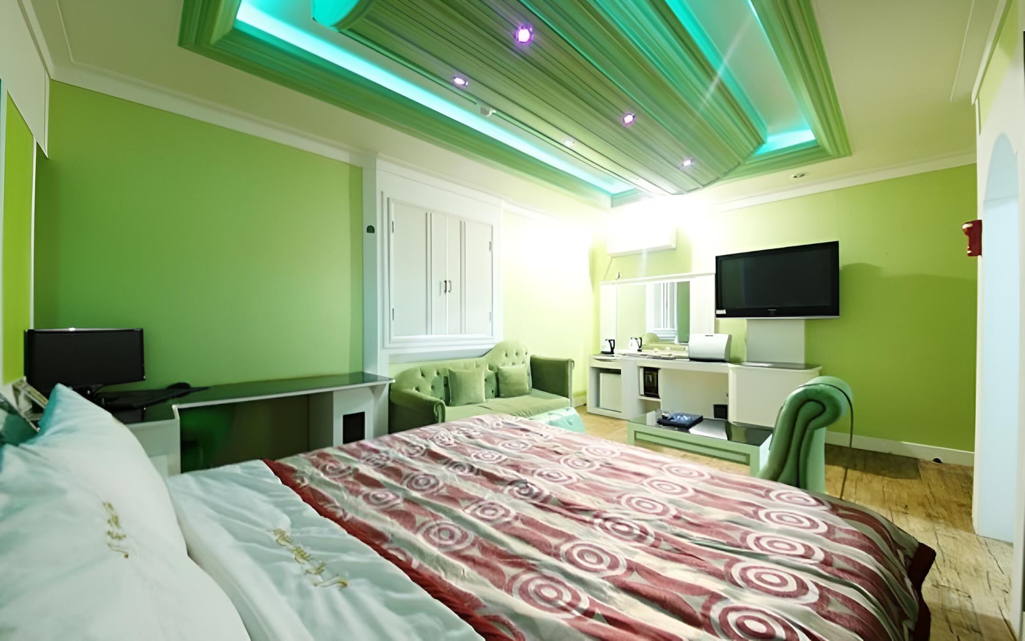 Room (Standard Room) - Photo 4