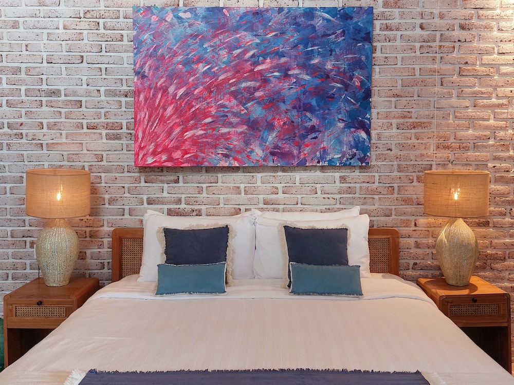 Deluxe Double or Twin Room, 1 King Bed, Private Pool, Pool View photo 2