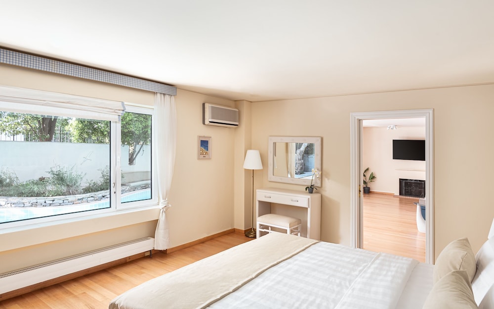 Royal Villa photo 1