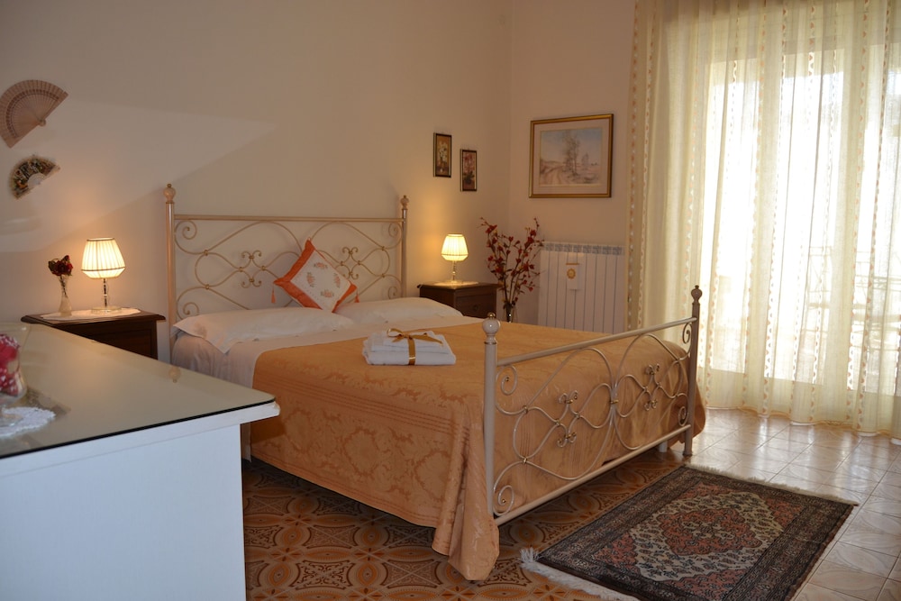 Standard Double Room, 1 Bedroom, Balcony photo 3