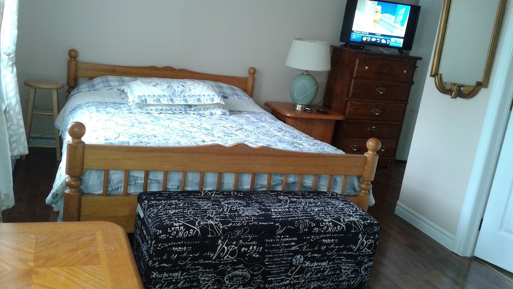 Family Suite, Multiple Beds, Private Bathroom photo 2