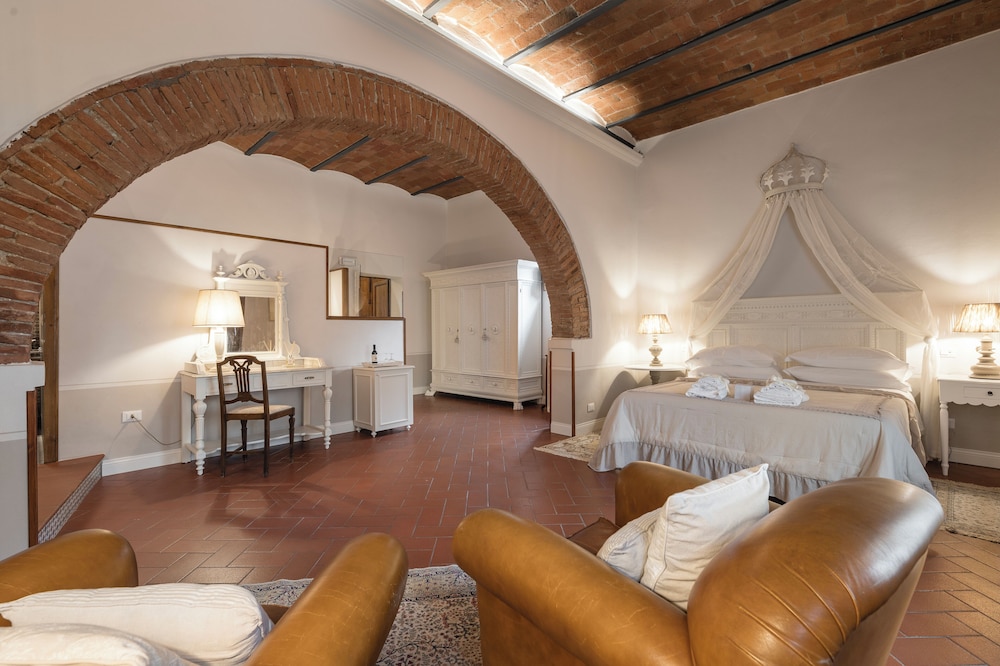 Suite, 1 Double Bed photo 2
