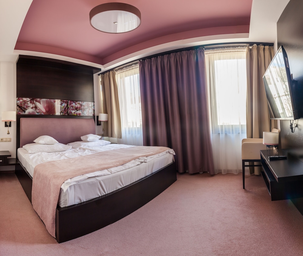 Grand Room photo 2