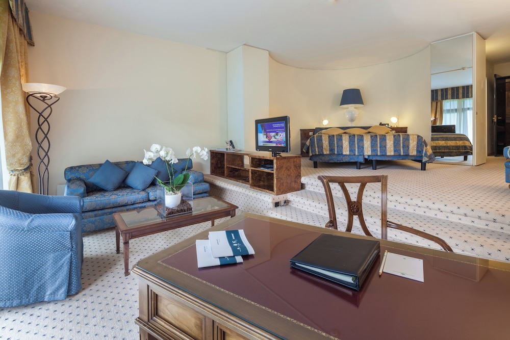 Classic Triple Room - Photo 1